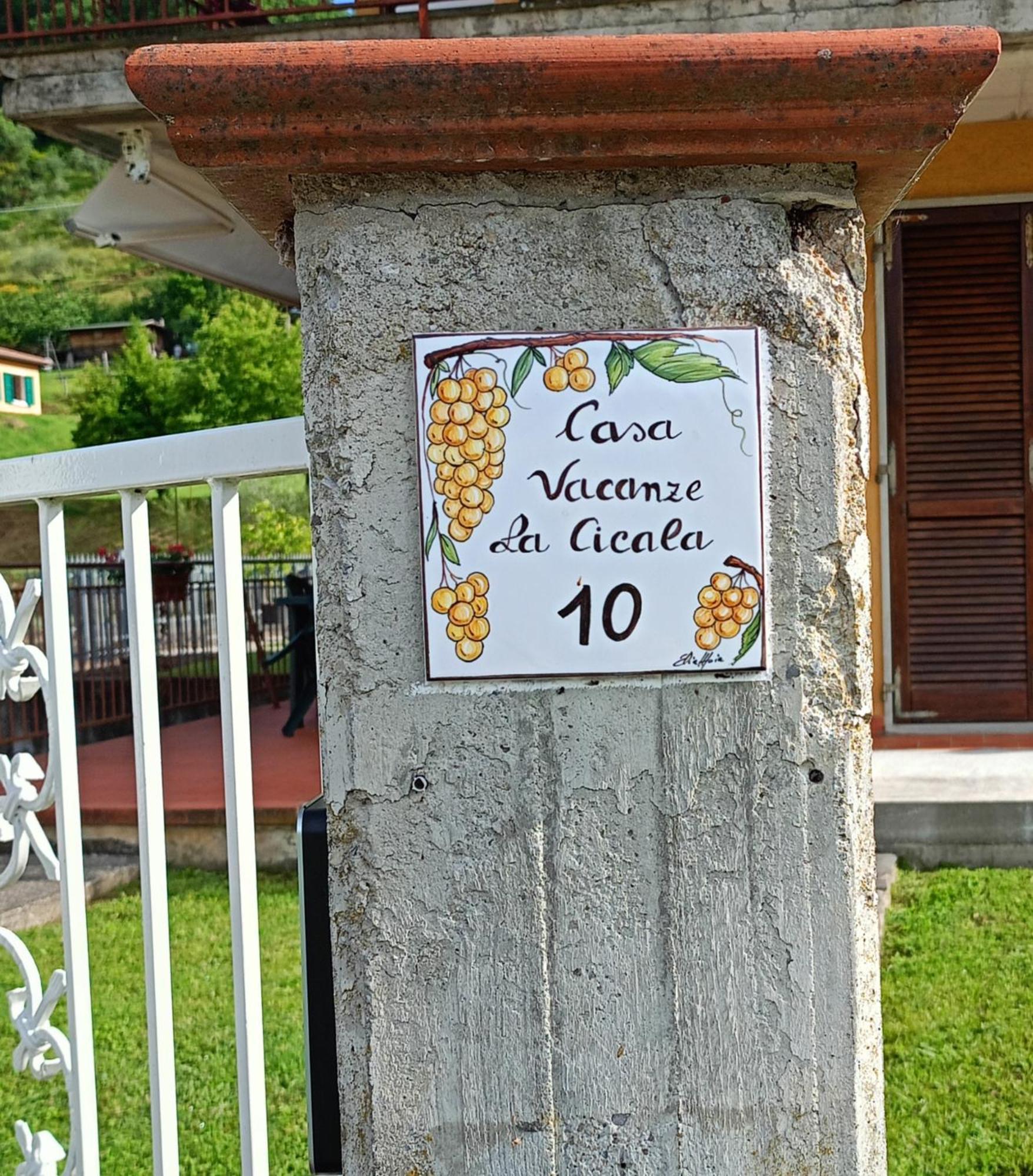 Casa Vacanze La Cicala Pontremoli Bagian luar foto